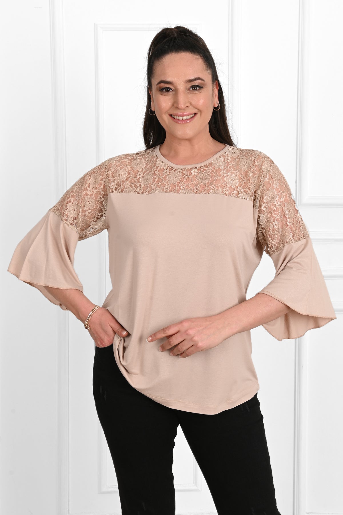 Bluza dama marimi mari dantela